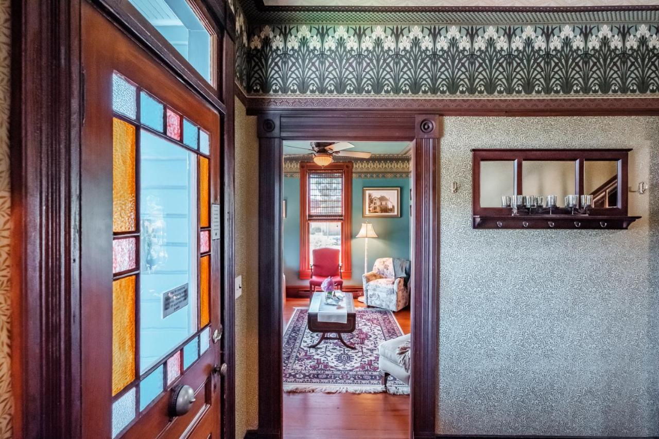 MaMere's Guest House Monmouth Extérieur photo