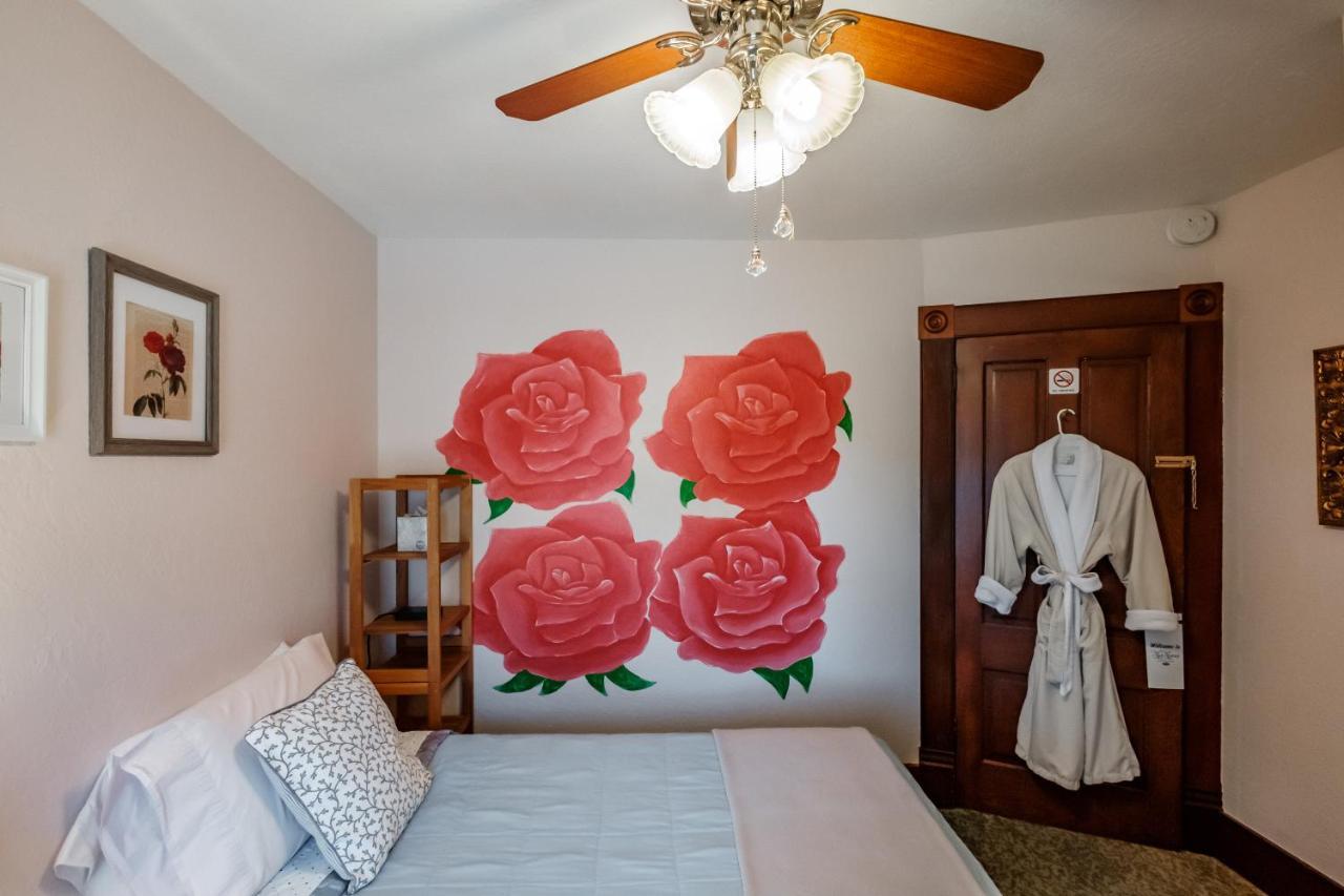 MaMere's Guest House Monmouth Extérieur photo