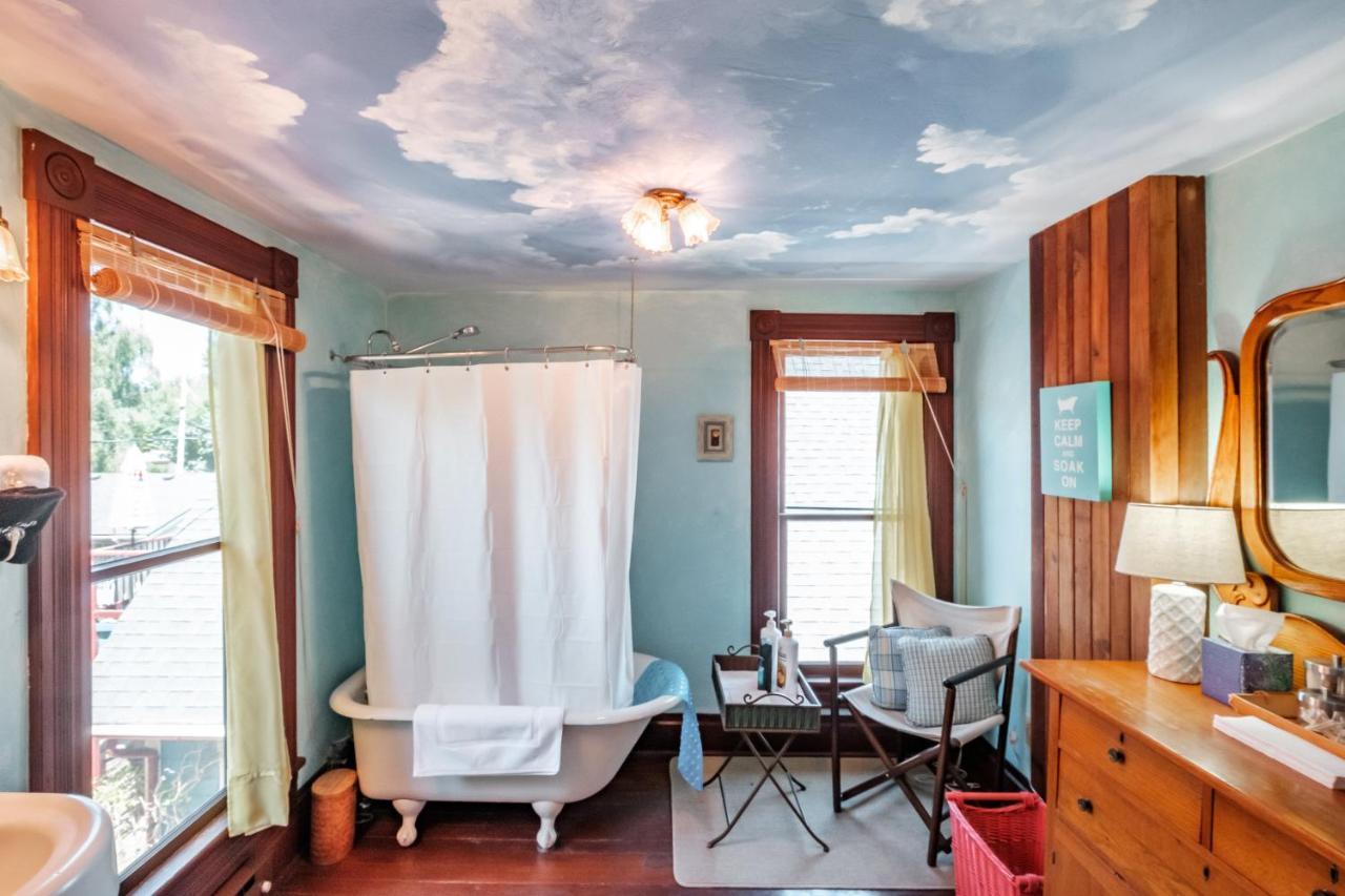 MaMere's Guest House Monmouth Extérieur photo