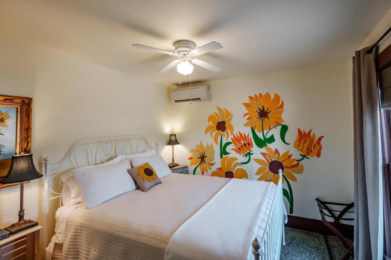MaMere's Guest House Monmouth Extérieur photo