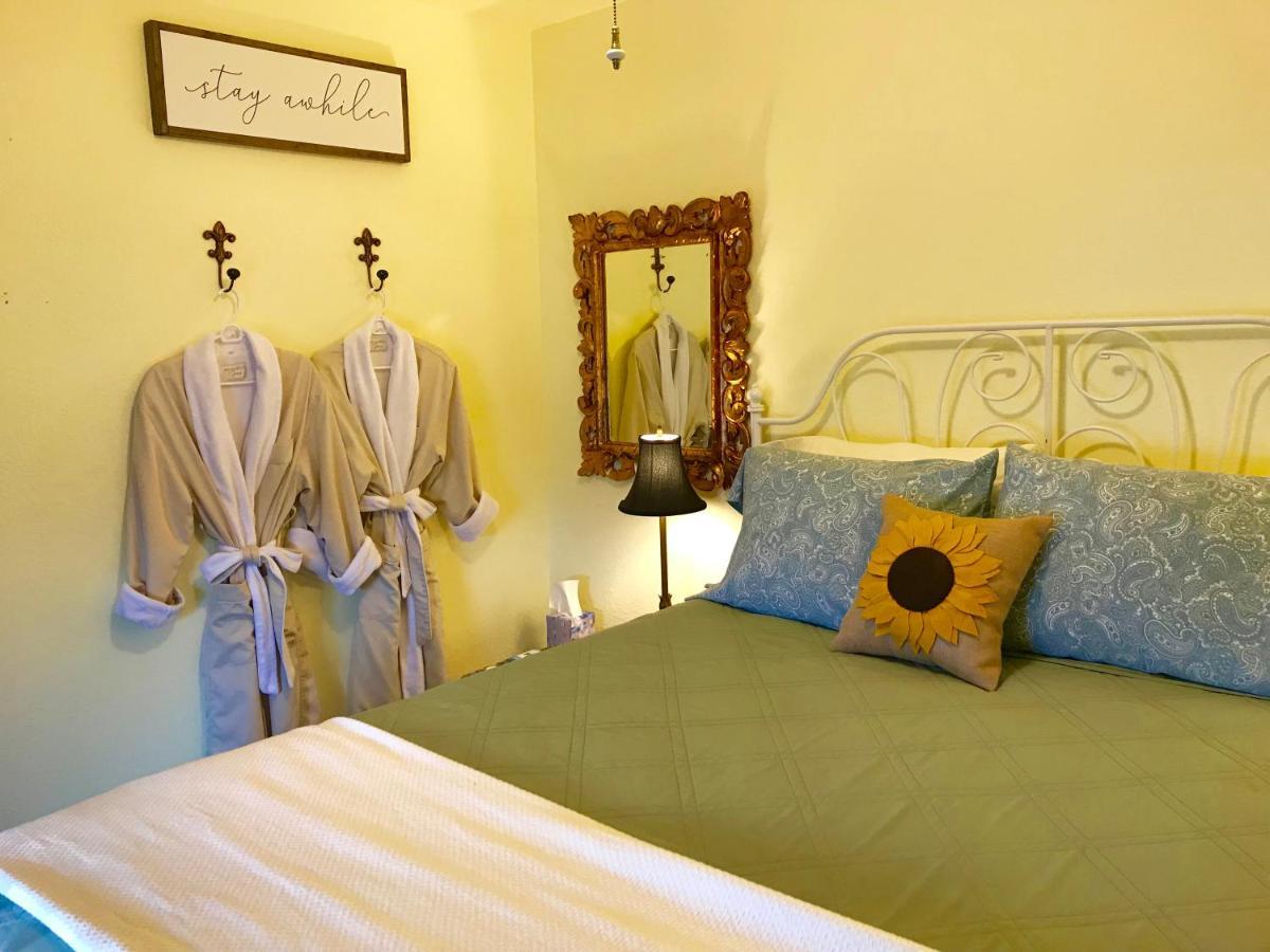 MaMere's Guest House Monmouth Extérieur photo